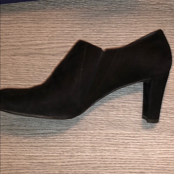 Stuart Weitzman black suede heels - Picture 3 of 3